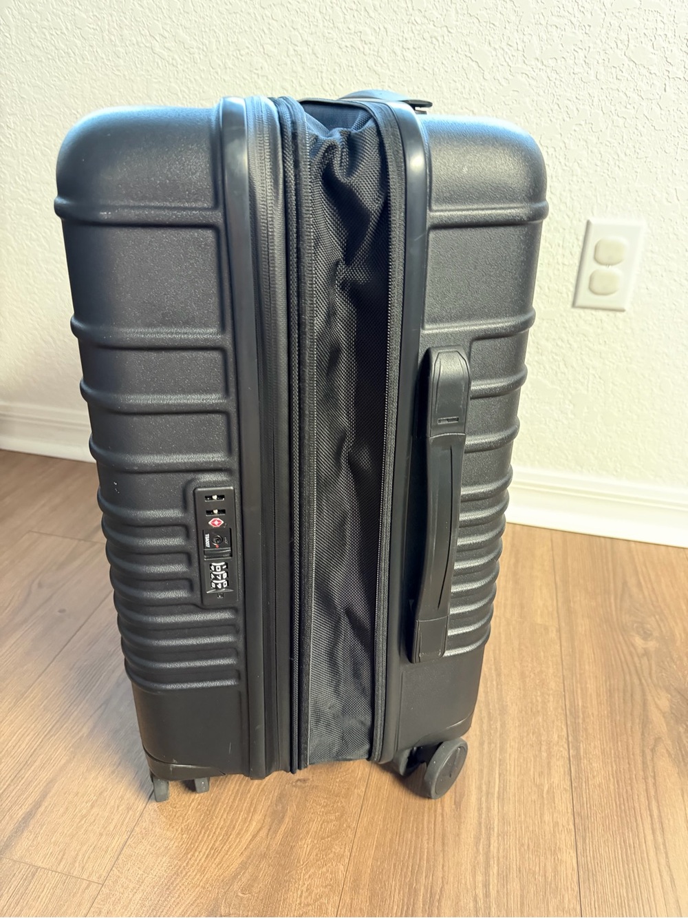 BEIS Black Carry-On Roller - Picture 16 of 16